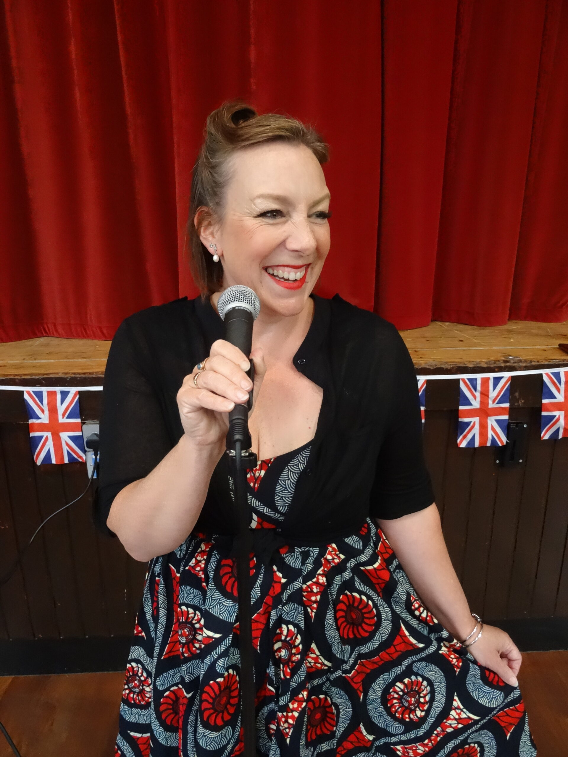 Who is Worthing entertainer, Sarah-Lou?